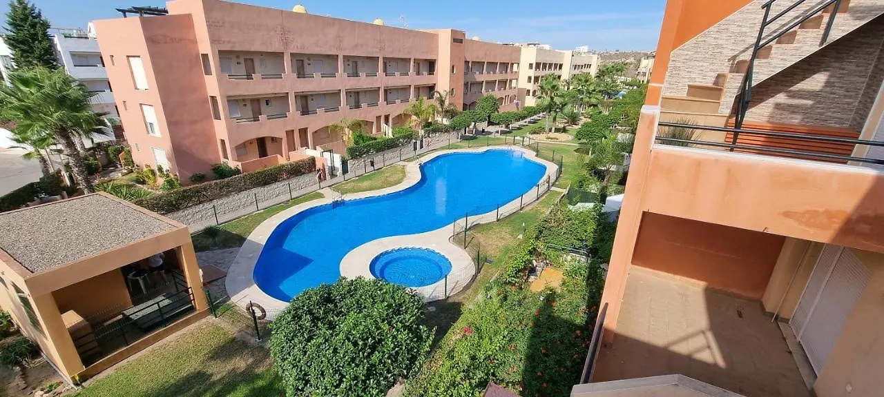 Apartment Paraiso Beachfront Apartments: Rooftop Pool & Wi-Fi Vera