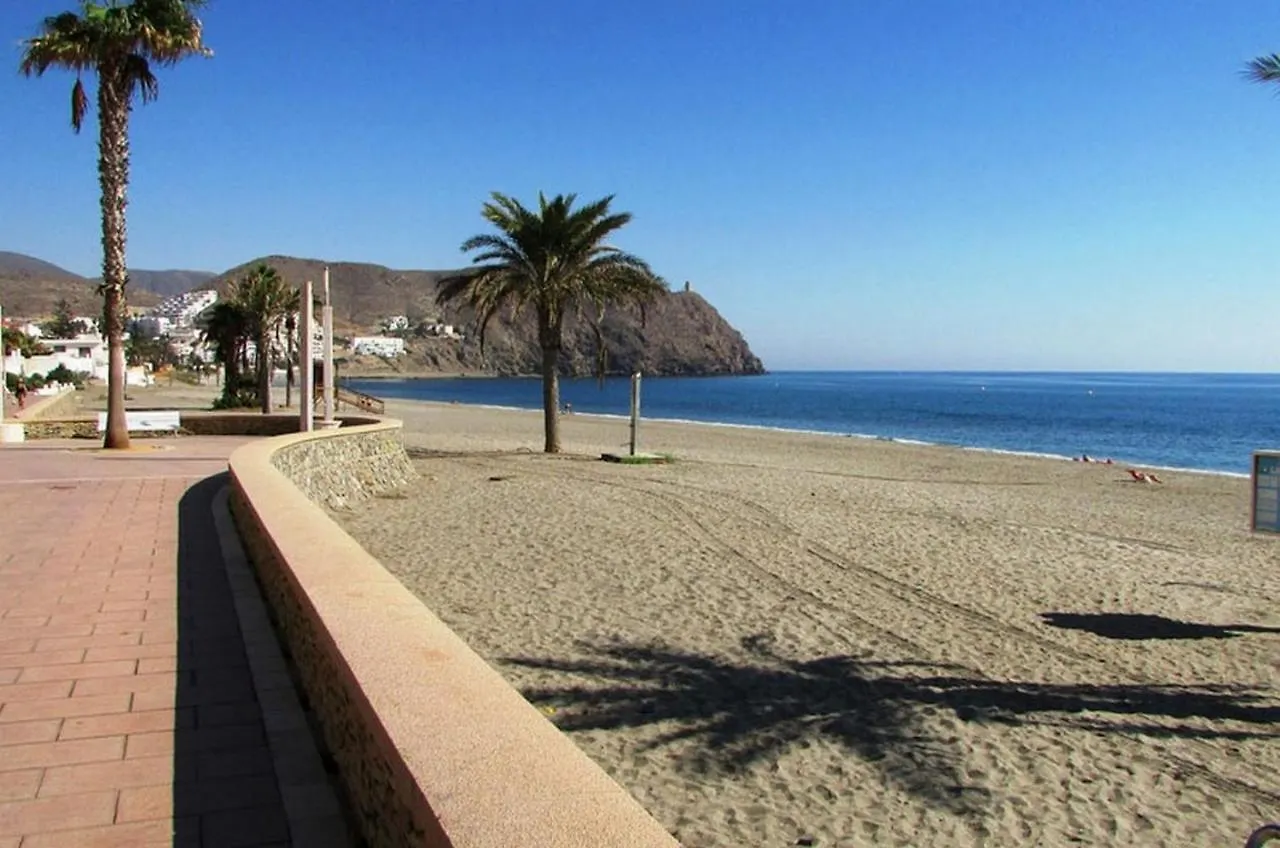 Paraiso Beachfront Apartments: Rooftop Pool & Wi-Fi Vera 0*,