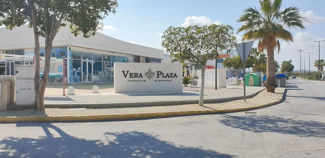 Paraiso Beachfront Apartments: Rooftop Pool & Wi-Fi Vera 0*,  Spain