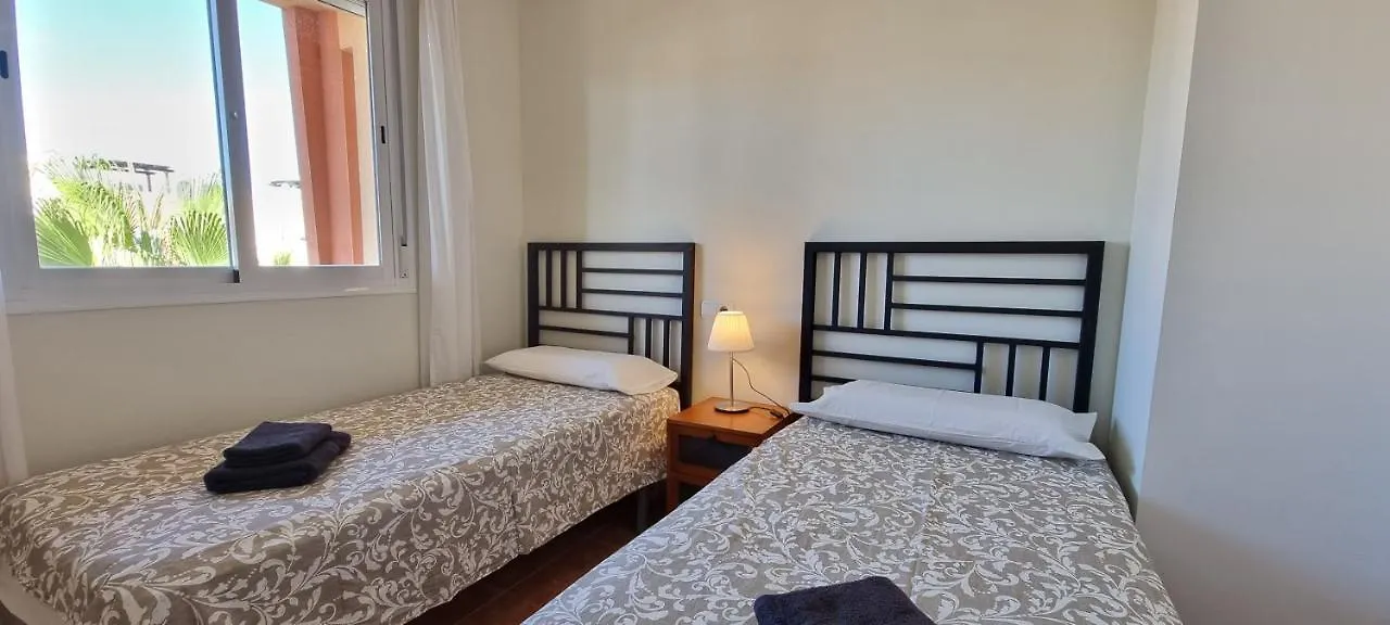 Paraiso Beachfront Apartments: Rooftop Pool & Wi-Fi Vera Apartment